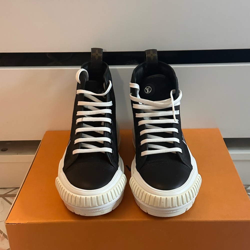 Louis Vuitton Squad Platform Sneakers